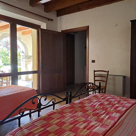 B&B S'Omu Antiga Nureci Buitenkant foto