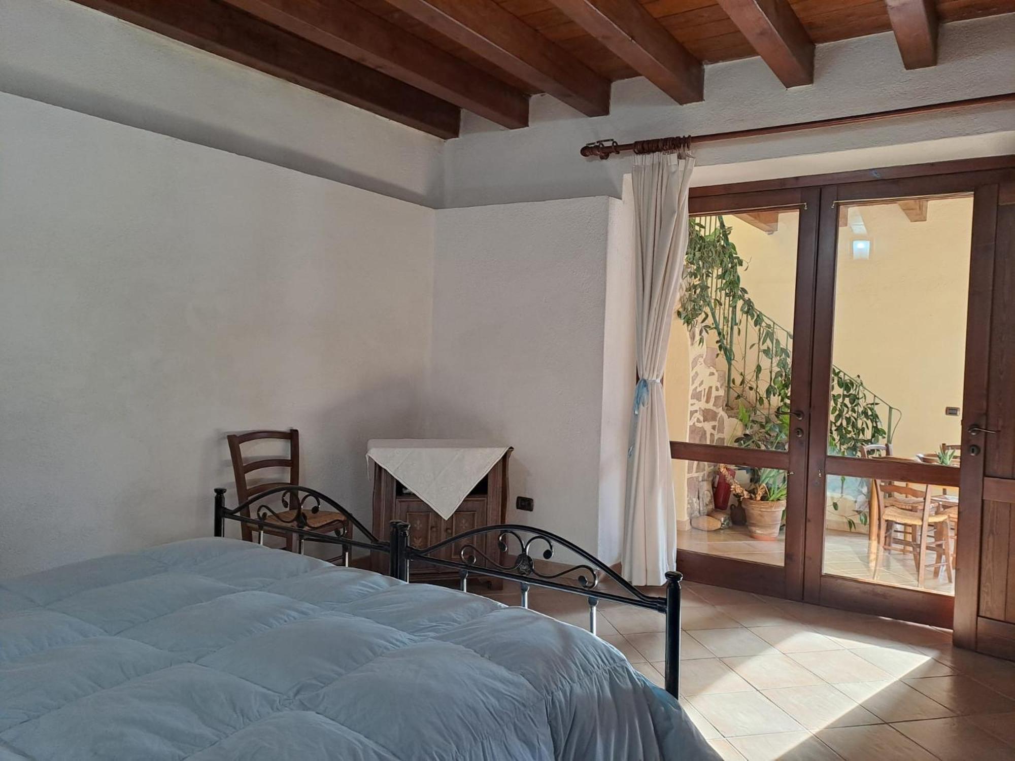 B&B S'Omu Antiga Nureci Buitenkant foto