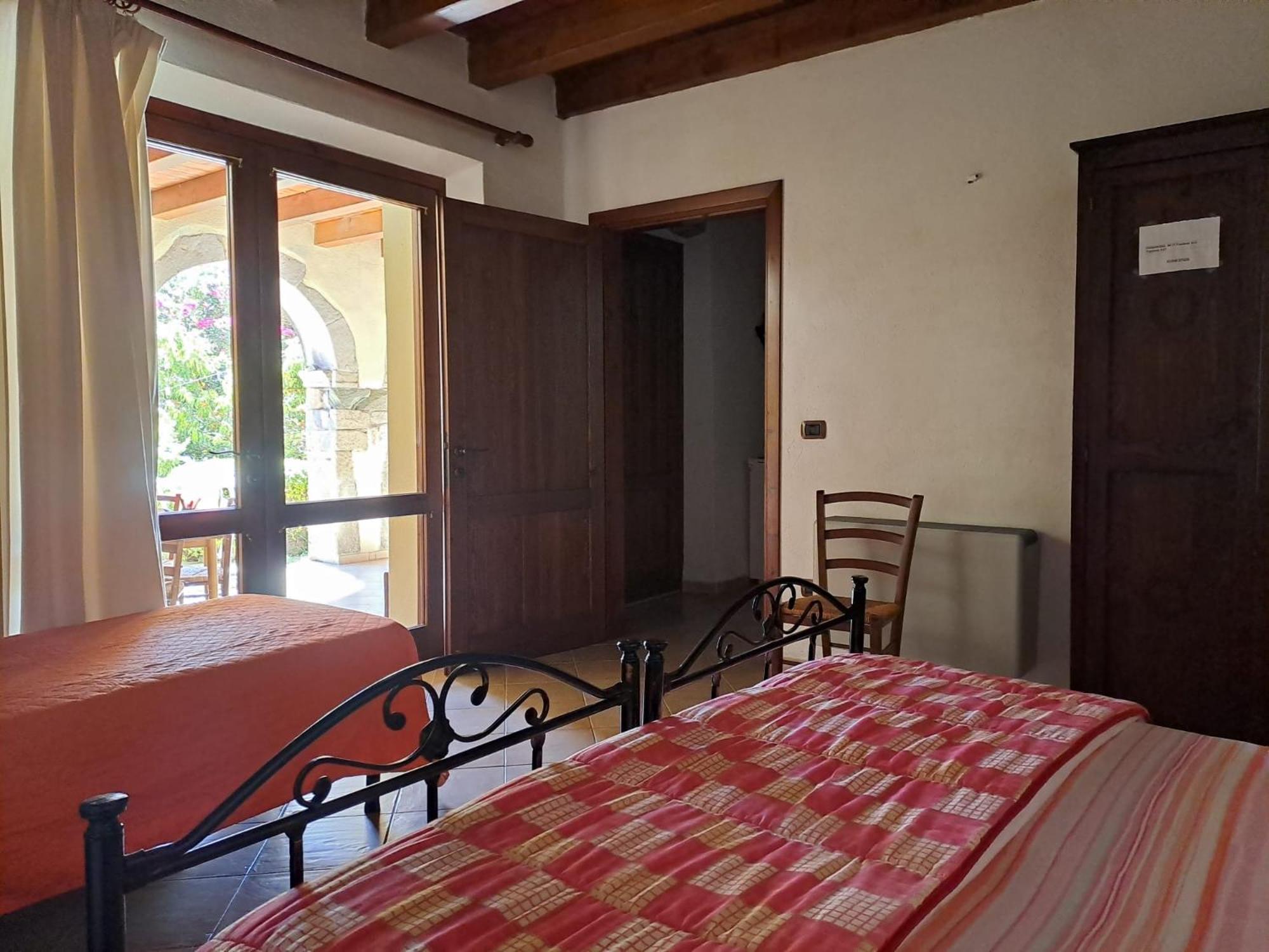 B&B S'Omu Antiga Nureci Buitenkant foto